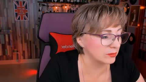 Vivien online show from 11.14.25