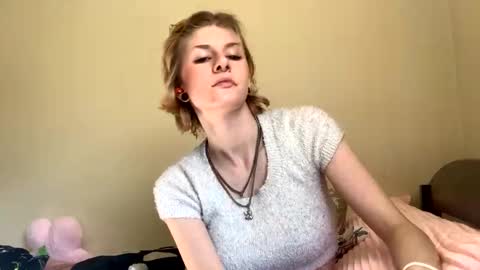 Ophelia online show from 12.22.24