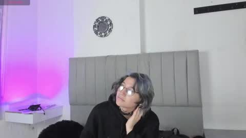 Snapshot of sukifuyu__ chatting on 02.24.25    online show from 02.24.25