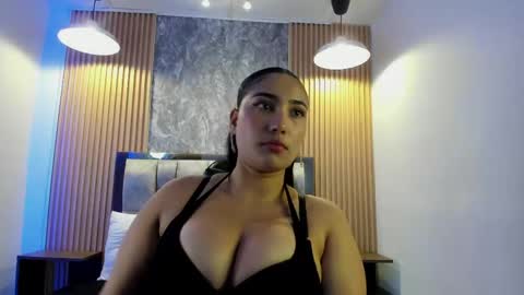 Snapshot of sulay_kim chatting on 05.25.26 Sulay online show from 05.25.26