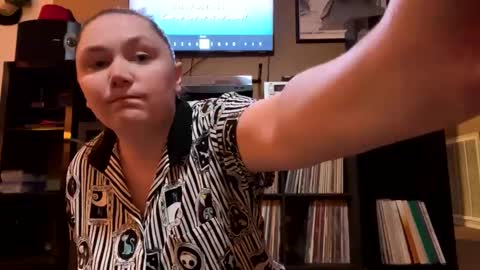 Snapshot of sum645700 chatting on 09.09.25 sum - maybe online show from 09.09.25