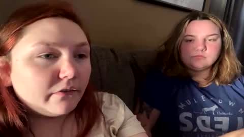 Snapshot of sum645700 chatting on 10.22.25 sum - maybe online show from 10.22.25