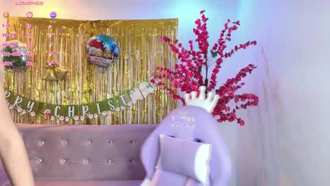 Snapshot of summer_miller chatting on 12.18.25 summer_miller online show from 12.18.25