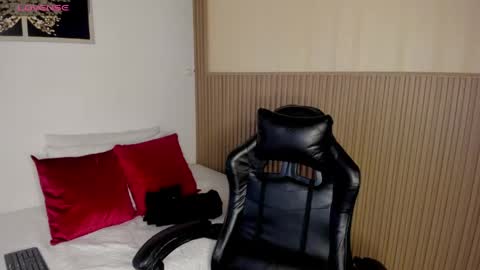 Summer online show from 04.18.26