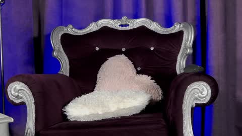 Snapshot of summer_quinn_ chatting on 12.27.24 Deea online show from 12.27.24