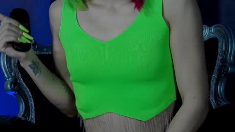 Snapshot of summer_quinn_ chatting on 01.13.25 Deea online show from 01.13.25