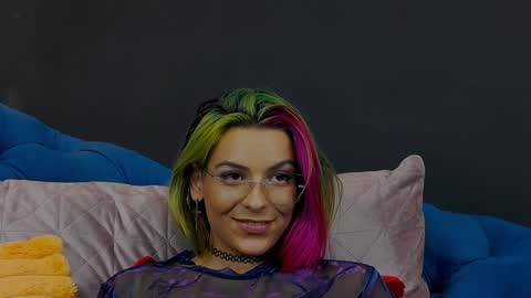 Snapshot of summer_quinn_ chatting on 01.18.25 Deea online show from 01.18.25