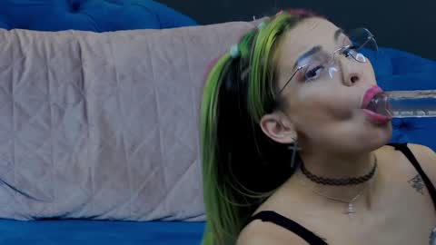 Snapshot of summer_quinn_ chatting on 01.22.25 Deea online show from 01.22.25