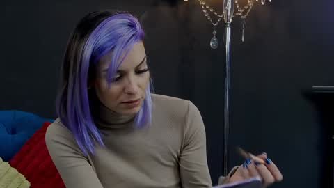 Snapshot of summer_quinn_ chatting on 01.25.25 Deea online show from 01.25.25