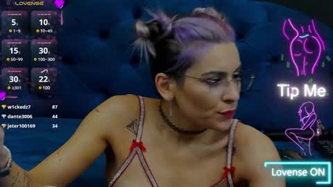 Snapshot of summer_quinn_ chatting on 02.05.25 Deea online show from 02.05.25