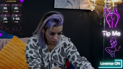 Snapshot of summer_quinn_ chatting on 02.08.25 Deea online show from 02.08.25