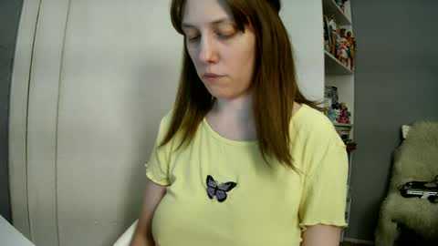 Snapshot of summerbluesky chatting on 06.18.26 summerbluesky online show from 06.18.26