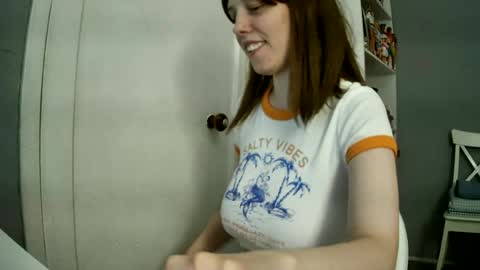 Snapshot of summerbluesky chatting on 06.25.26 summerbluesky online show from 06.25.26