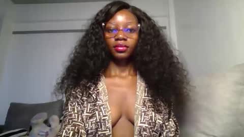 Snapshot of summerbuddy chatting on 02.08.26 summerbuddy online show from 02.08.26