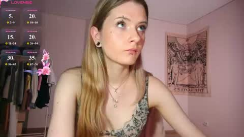 Snapshot of summerhazee chatting on 06.10.26 summerhazee online show from 06.10.26
