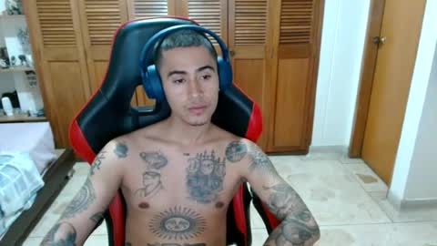 Snapshot of sunbrown_ chatting on 06.15.26 Sebastin online show from 06.15.26