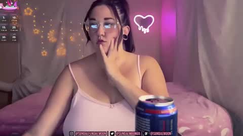 Snapshot of sundaemoon chatting on 09.23.25 sundaemoon online show from 09.23.25