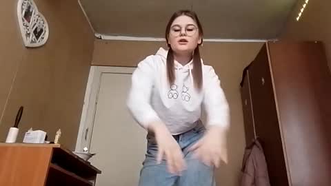 I am Lana Can we hit 10 Thumbs Up in first day online show from 11.05.25