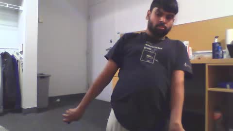 Snapshot of sundoog chatting on 03.05.25 Sundoog online show from 03.05.25