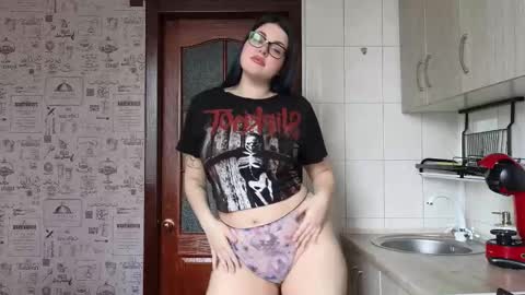 Tina. Im topless model  online show from 03.04.25