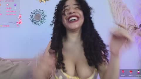 Aillyn Perez online show from 10.21.25