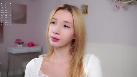 Snapshot of sunnmoonn chatting on 03.05.26 Lily online show from 03.05.26