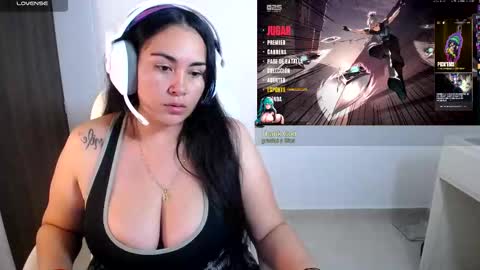 Snapshot of sunny_gamer chatting on 11.17.25 Sunny online show from 11.17.25