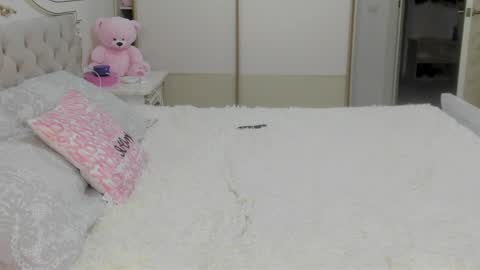 Vanessa online show from 04.12.26