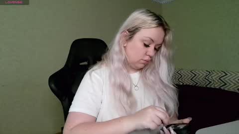 Snapshot of sunny_mood chatting on 01.03.25 sunny mood online show from 01.03.25