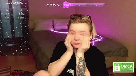 Snapshot of sunny_mood chatting on 01.04.25 sunny mood online show from 01.04.25