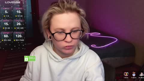 Snapshot of sunny_mood chatting on 01.05.25 sunny mood online show from 01.05.25