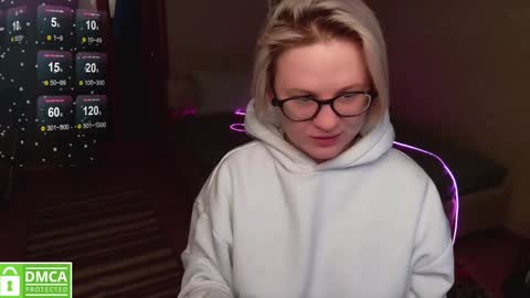 Snapshot of sunny_mood chatting on 01.07.25 sunny mood online show from 01.07.25