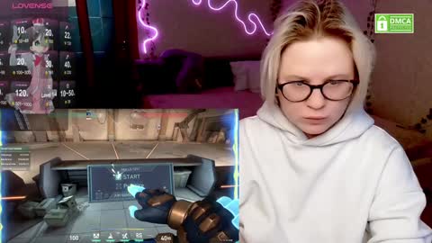 Snapshot of sunny_mood chatting on 02.06.25 sunny mood online show from 02.06.25