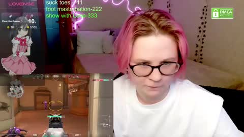 Snapshot of sunny_mood chatting on 02.15.25 sunny mood online show from 02.15.25