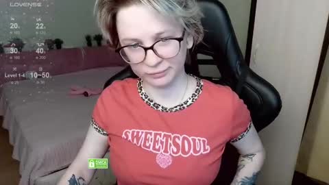 Snapshot of sunny_mood chatting on 04.30.26 sunny mood online show from 04.30.26