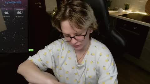 Snapshot of sunny_mood chatting on 06.05.26 sunny mood online show from 06.05.26