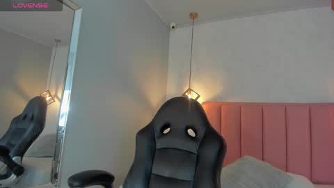  S U N N Y online show from 10.25.25