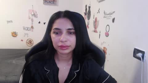 Snapshot of sunrocss chatting on 11.29.25 sunrocss online show from 11.29.25