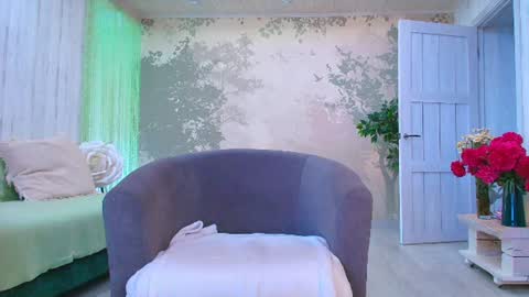 Snapshot of sunshine13_ chatting on 06.15.26 Eva online show from 06.15.26