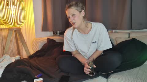 Snapshot of sunshine_diddy chatting on 01.11.25 Ava online show from 01.11.25