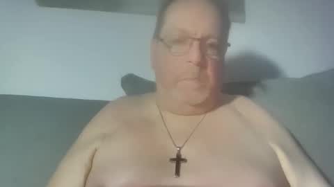 Snapshot of sunspotbaby chatting on 05.17.26 Sunspotbaby online show from 05.17.26