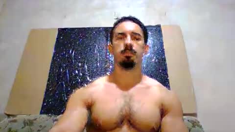 Snapshot of superbigmr chatting on 10.06.25 james online show from 10.06.25