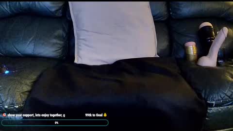 Snapshot of superduty5speed chatting on 02.22.25 Thomas online show from 02.22.25