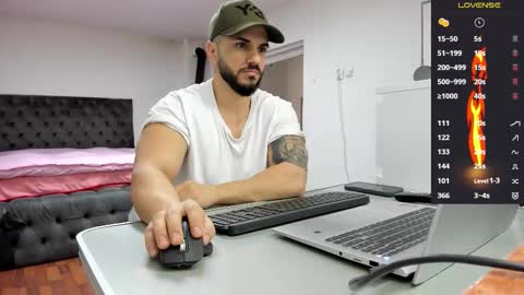 Snapshot of supermanboyxxl chatting on 02.25.26 supermanboyxxl online show from 02.25.26