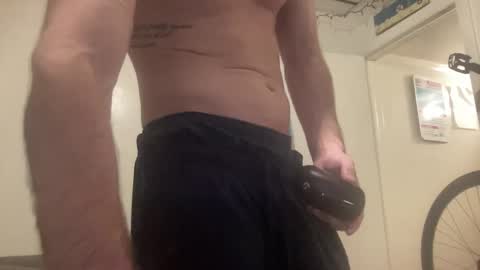 Snapshot of surfer6912 chatting on 02.11.26 HungHank online show from 02.11.26