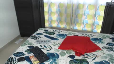 Ariadna online show from 12.18.25