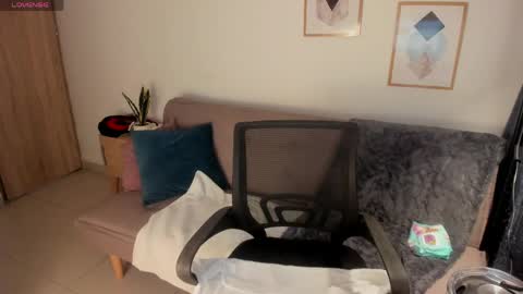 Snapshot of susan_arango chatting on 05.27.26 susan love online show from 05.27.26