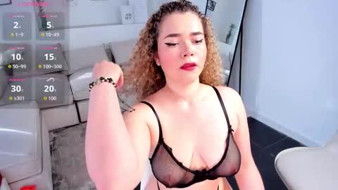 Snapshot of susan_blond chatting on 10.27.25 susan_blond online show from 10.27.25