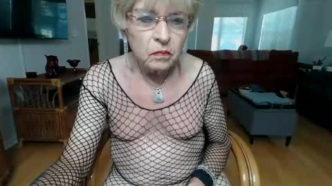 Snapshot of susanandlisa chatting on 07.02.26 sexualsusan online show from 07.02.26