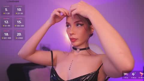 Snapshot of susannamoore chatting on 03.08.26 Sus Moore online show from 03.08.26